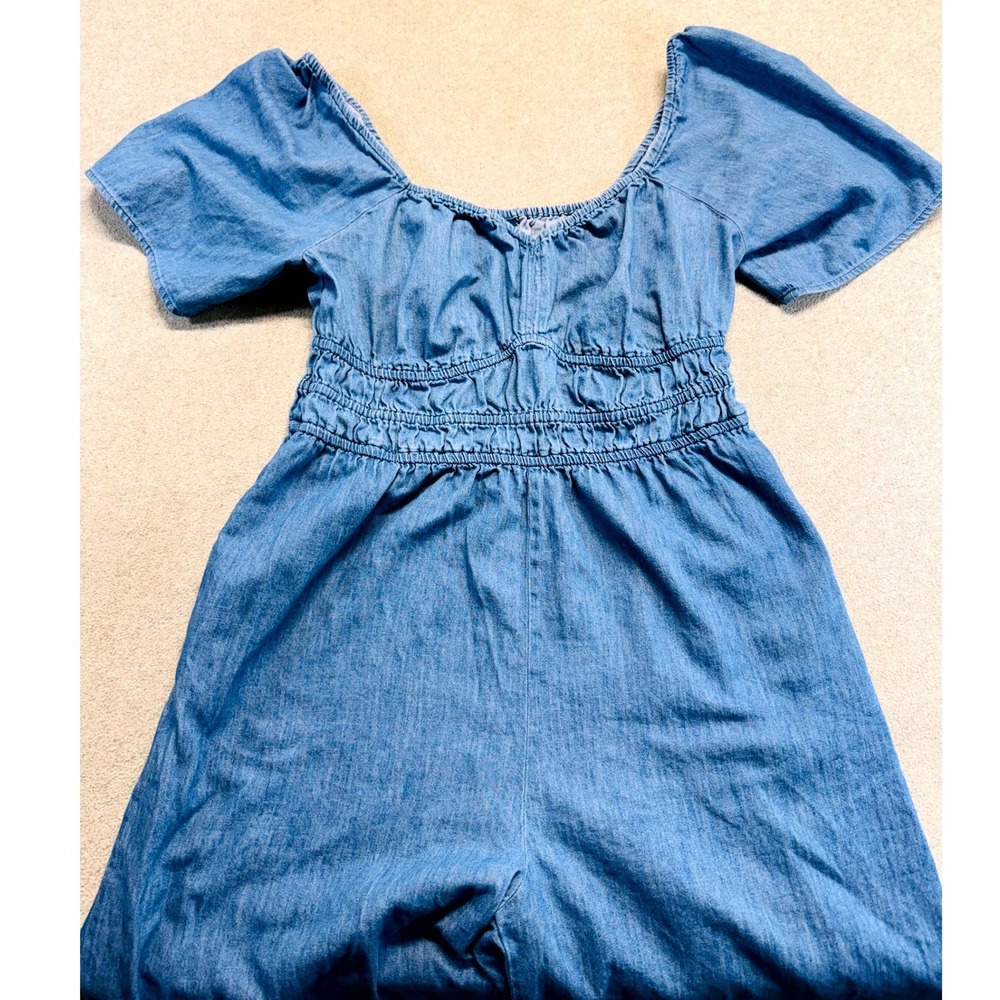 Old Navy Jumpsuit Womens L Blue Chambray Smocked Wide Leg Boho Flutter Sleeve